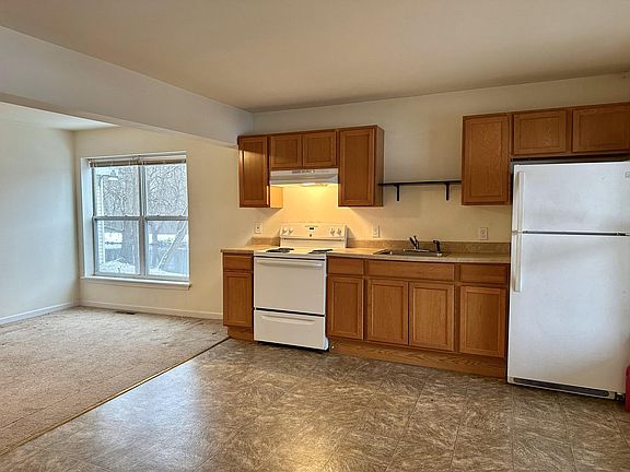3rd image of 52 Gates Ave #2