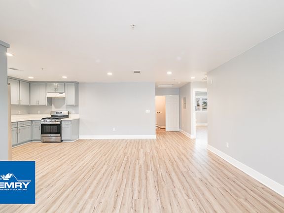2nd image of 816 Wilmington Blvd