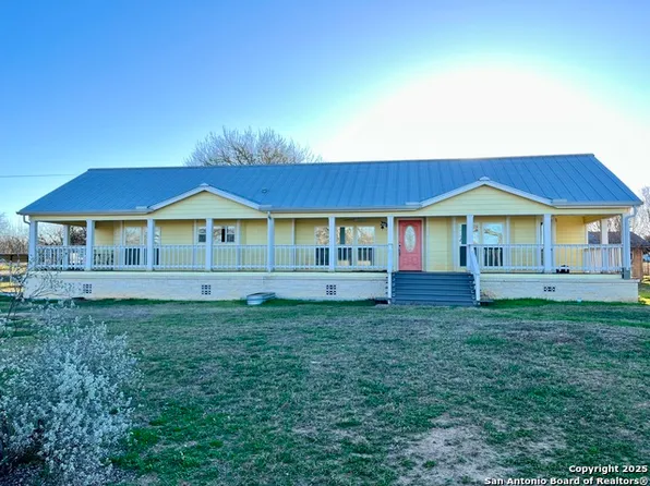 298 Haley Ln, La Vernia, TX 78121