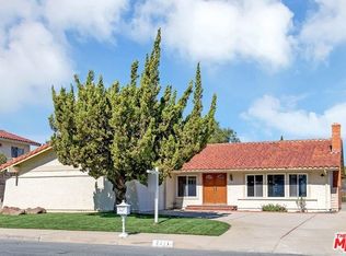 2211 Glastonbury Rd, Westlake Village, CA 91361