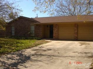 321 Walnut Ave, Azle, TX 76020