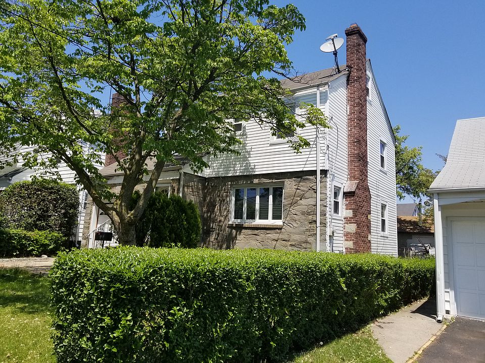 2nd image of 1125-1127 Richford Ter