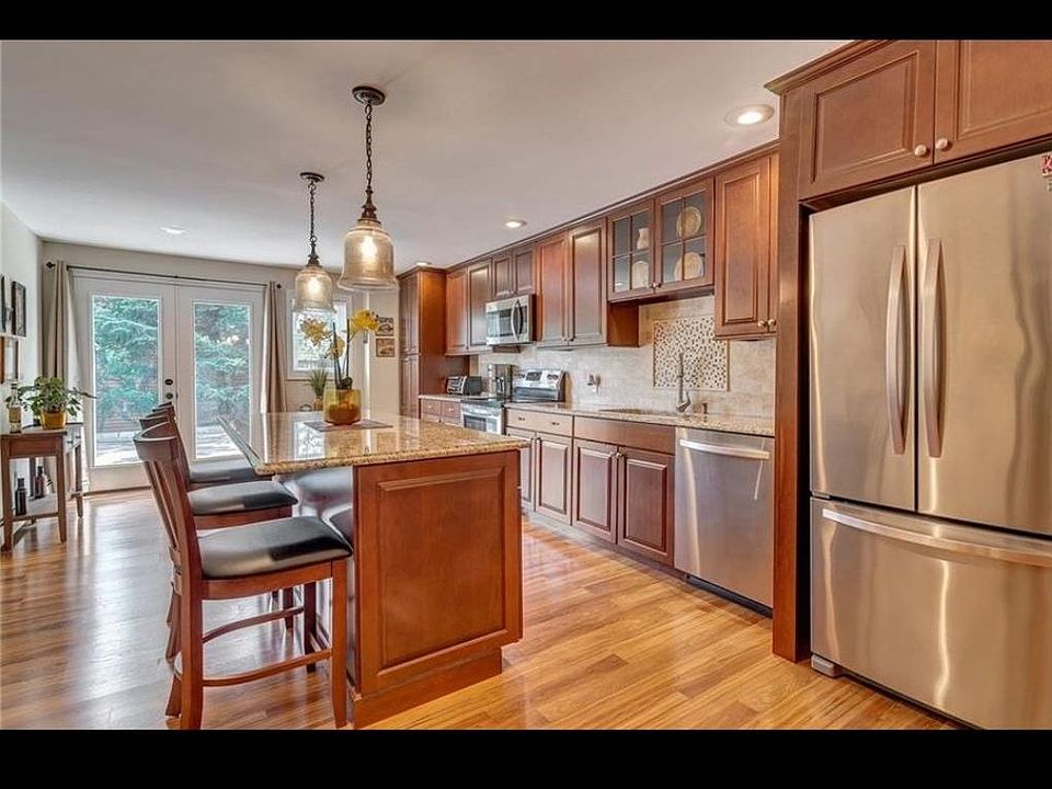 1st image of 2811 Ogden Dr