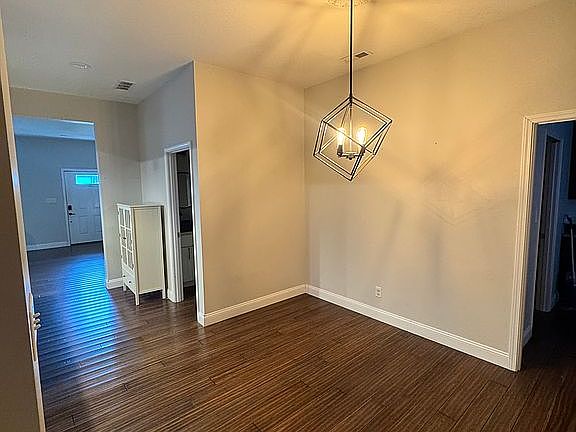 5th image of 217 S Spring St