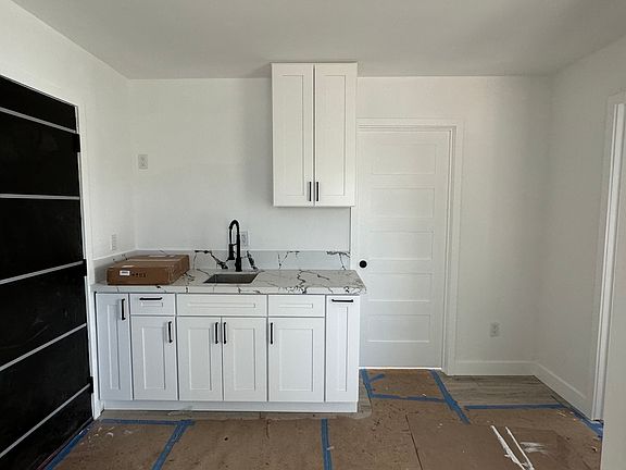 3rd image of 1418 El Prado Pl #3