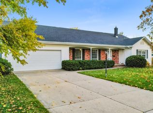 2925 Waubenoor Dr, Green Bay, WI 54301