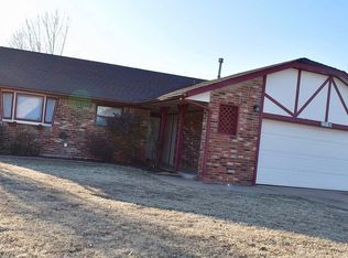 2201 Crystal Dr, Moore, OK 73160