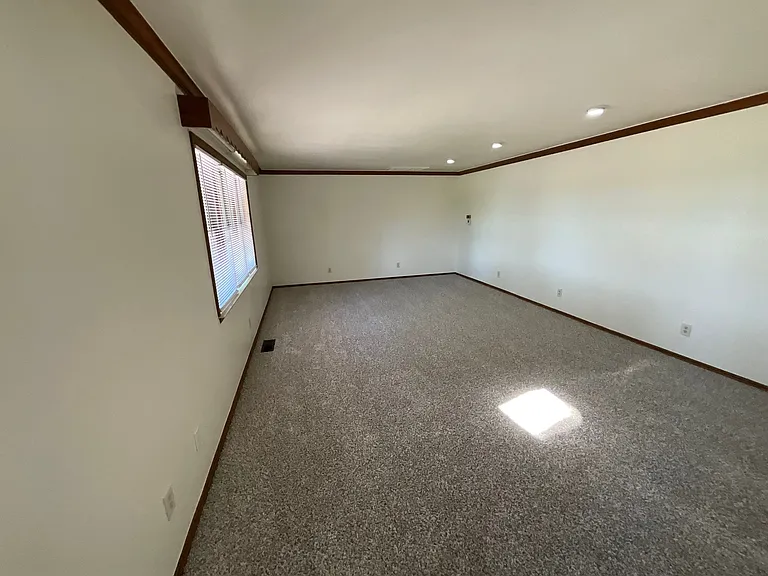 2750 N Midwest Blvd — Photo 22