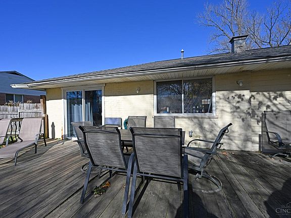 3rd image of 603 Comet Dr