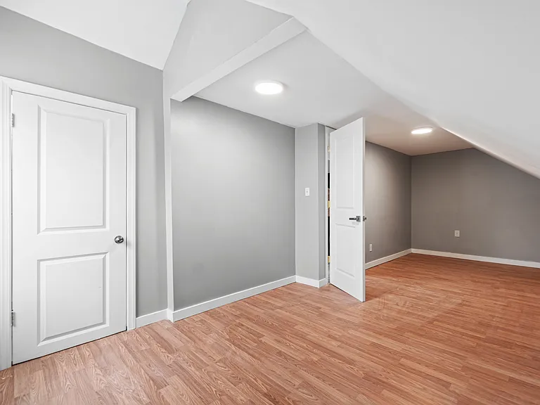 337 Leslie St #2 — Photo 12