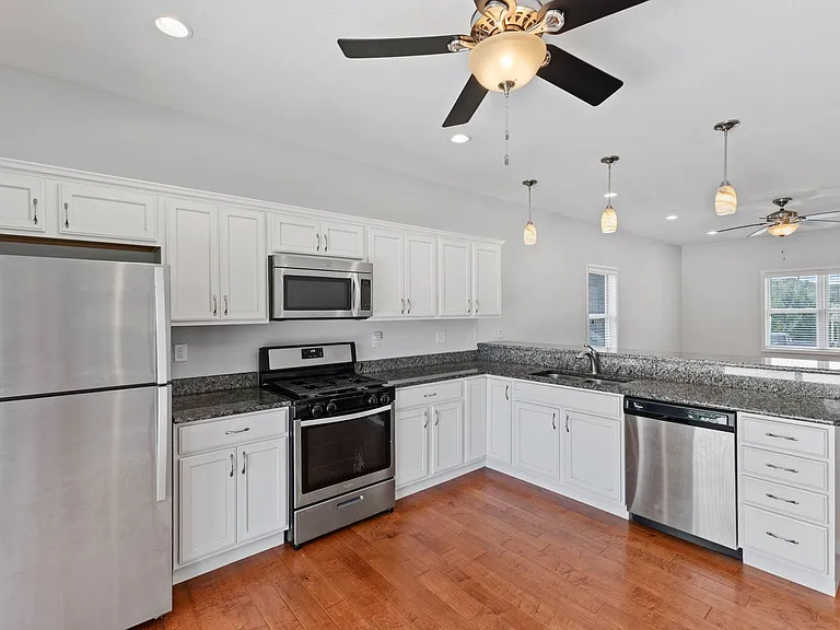 2419 Destiny Ct E — Photo 8