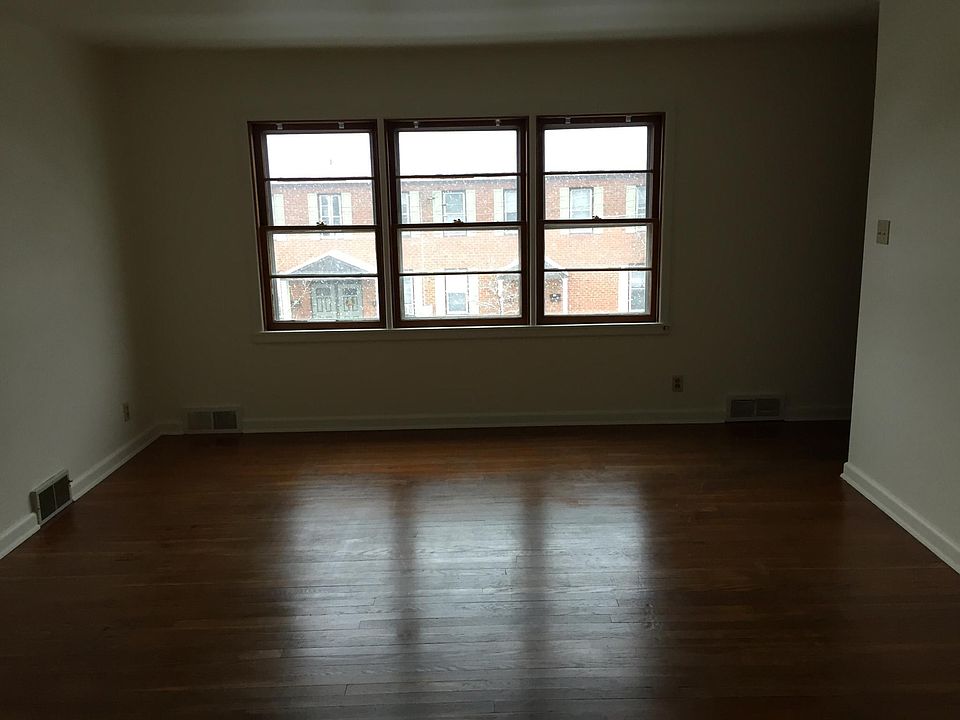 2nd image of 176 N 4th St