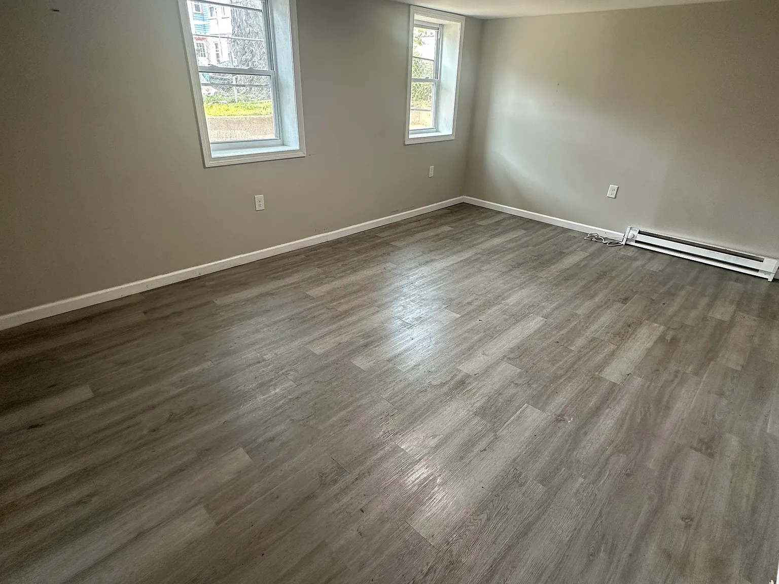 3 bed, 1100 sqft, $1,849 — Photo 3