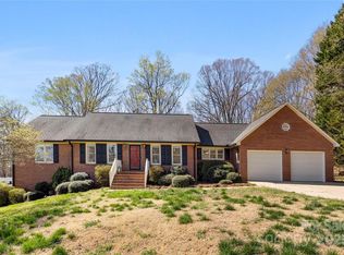136 Boulder Dr, Lincolnton, NC 28092