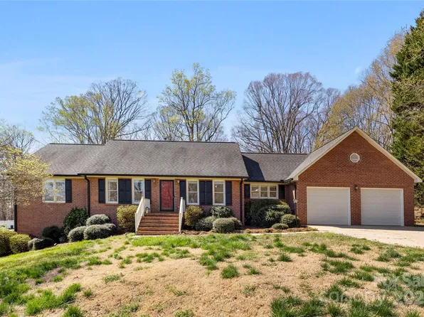 136 Boulder Dr, Lincolnton, NC 28092