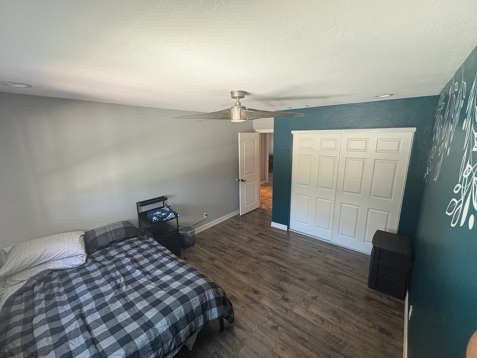 2 bed, 1.5 bath, 2939 sqft, $1,750 — Photo 3