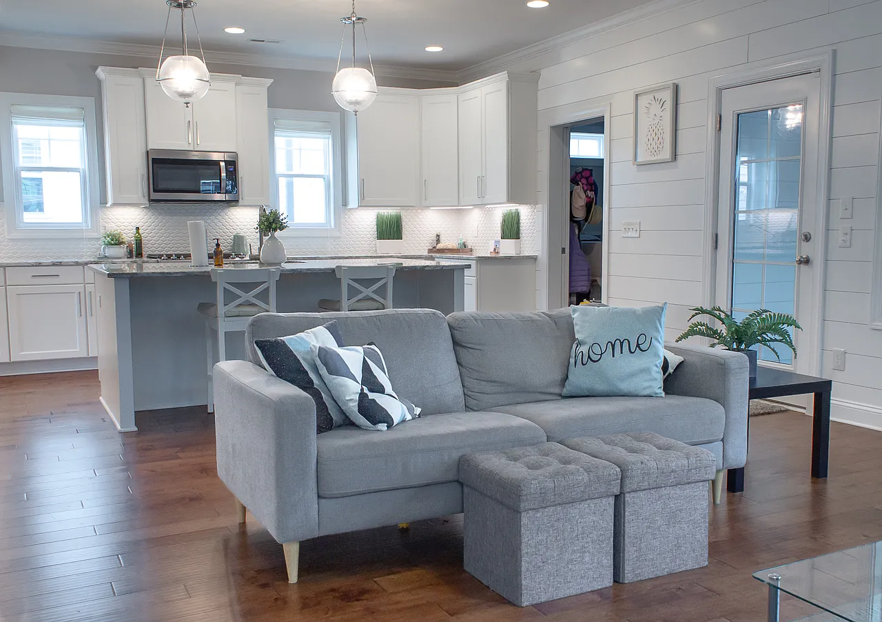4 bed, 2483 sqft, $3,450 — Photo 4