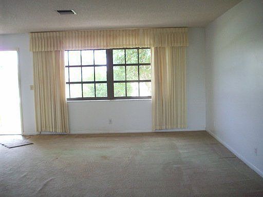 2nd image of 744 SE Elwood Ave