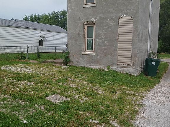 5th image of 623 S 7th St