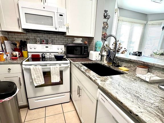 4th image of 1100 Possum Trot Rd. #F-111