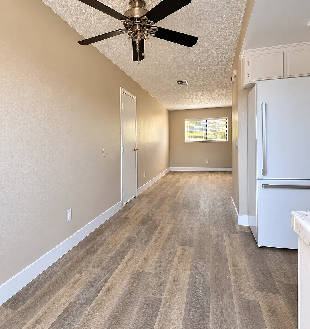 2 bed, 1.5 bath, 950 sqft, $1,925 — Photo 2