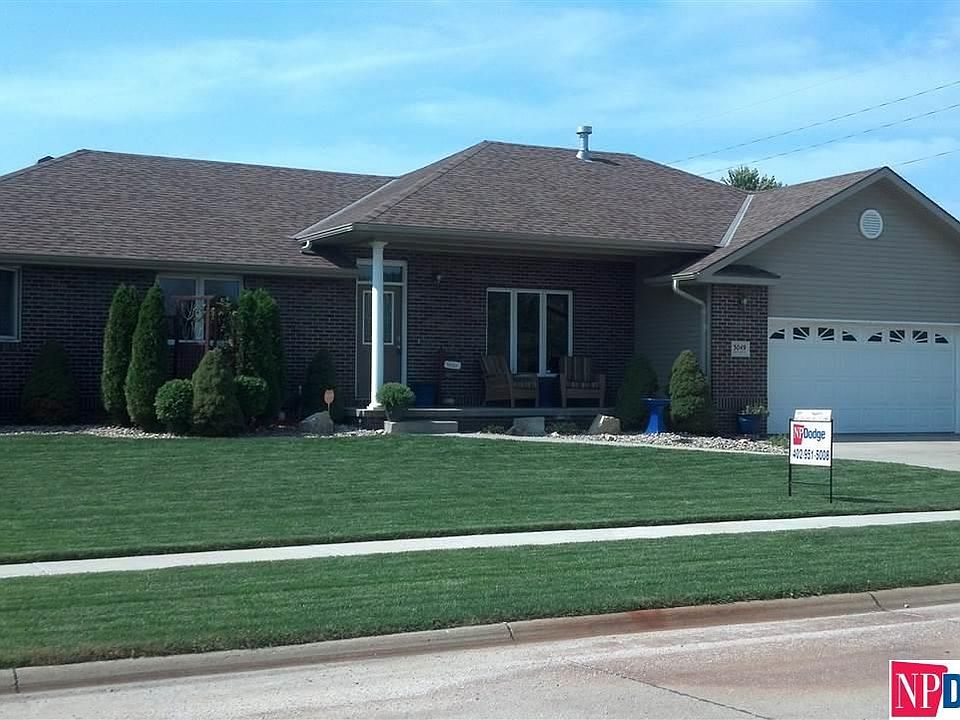 1st image of 3049 Laverna St