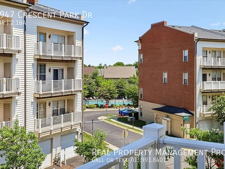 7947 Crescent Park Dr — Photo 16