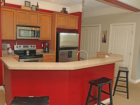5th image of 5072 Calais Dr