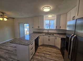 2566 W Dry Creek Dr, Riverton, UT 84065