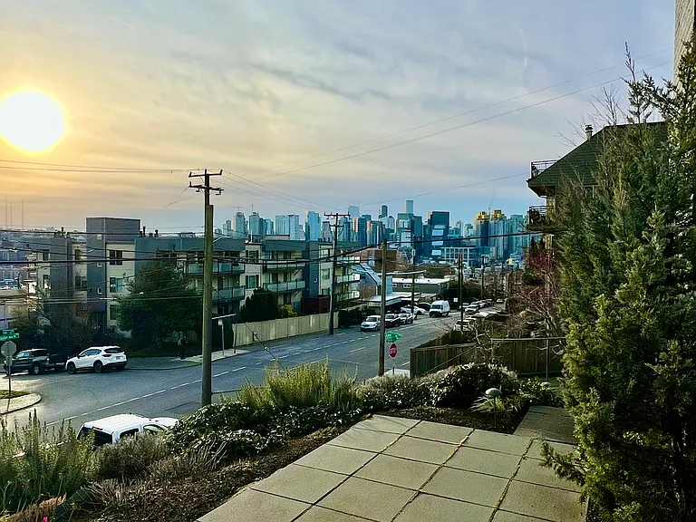 Beautiful city views from your outdoor patio