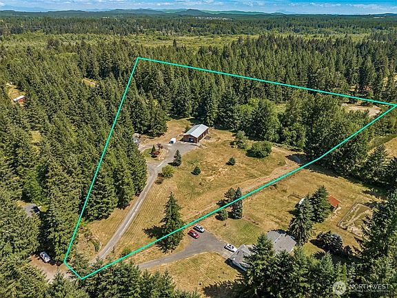 5th image of 10714 Zephyr Lane SW