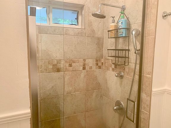 3rd image of 1988 Wellbourne Dr NE APT 1