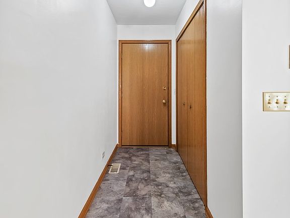 2nd image of 305 Loyola Dr APT A