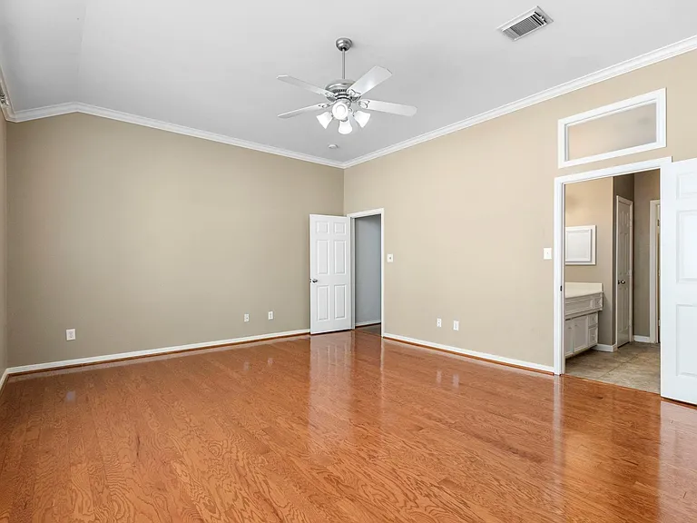 707 W Heights Hollow Ln — Photo 12