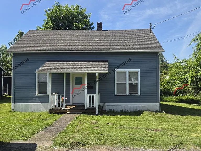 901 NW Saint Helens Ave — Photo 2
