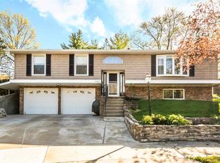 6626 N Brookwood Ln, Peoria, IL 61614