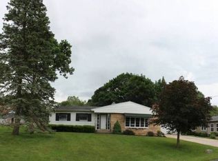 502 Fairway Dr, Morrison, IL 61270