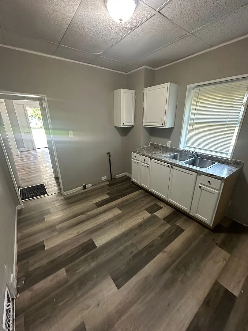 4 bed, 2.0 bath, 1579 sqft, $1,350 — Photo 4