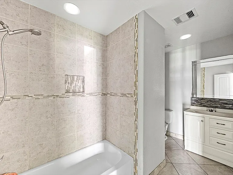 1209 Dogwood Dr — Photo 10