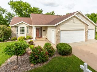 5434 Nicklaus Dr NW, Rochester, MN 55901