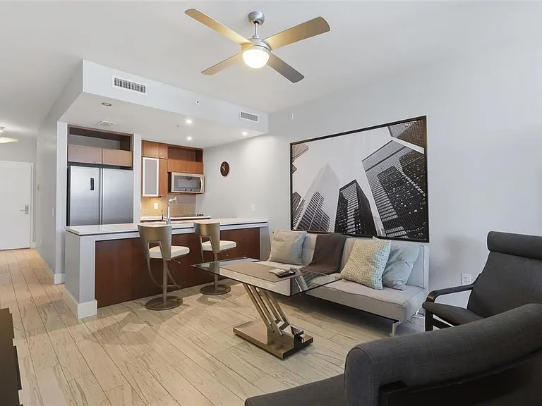 111 N 12th St #1310 — Photo 2