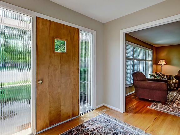 3rd image of 2056 Winsted Blvd