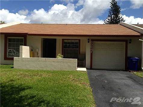 1st image of 5524 Lakewood Cir S APT F