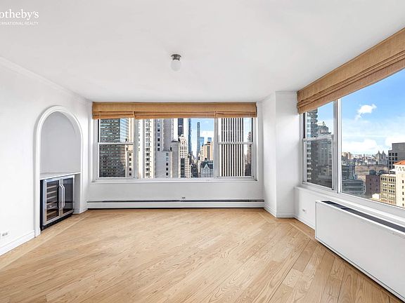 3rd image of 117 E 57th St APT 37D