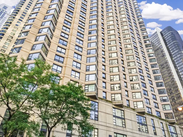 401 E Ontario St APT 2601, Chicago, IL 60611