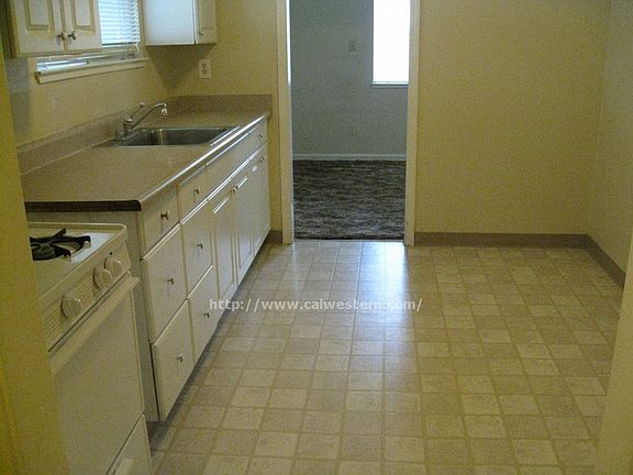 3rd image of 1104 Terilyn Ave