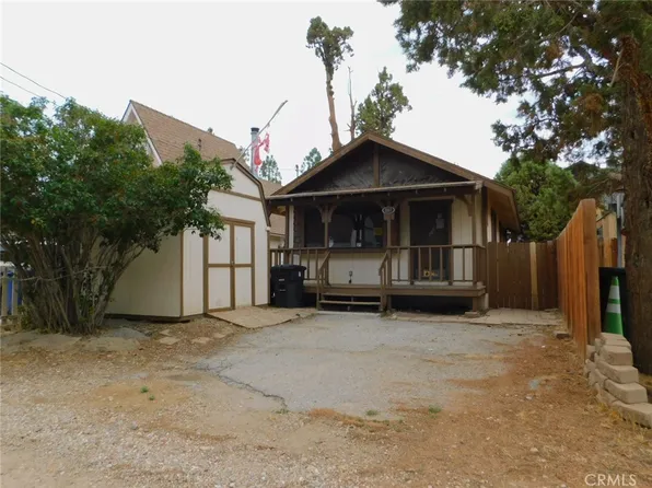 867 Ash Ln, Big Bear City, CA 92314
