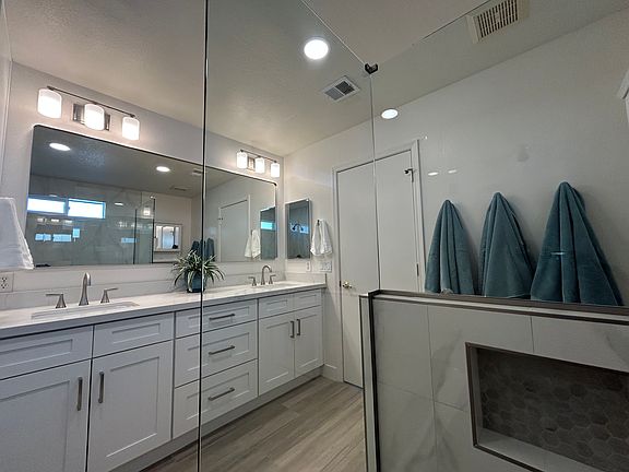 4th image of 6020 W Blackhawk Dr