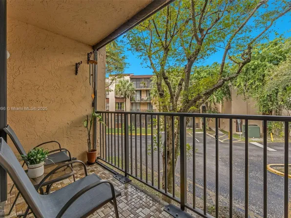 14415 SW 88th St APT G212, Miami, FL 33186