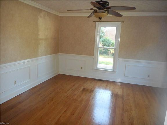 4th image of 549 Woodgrove Ct